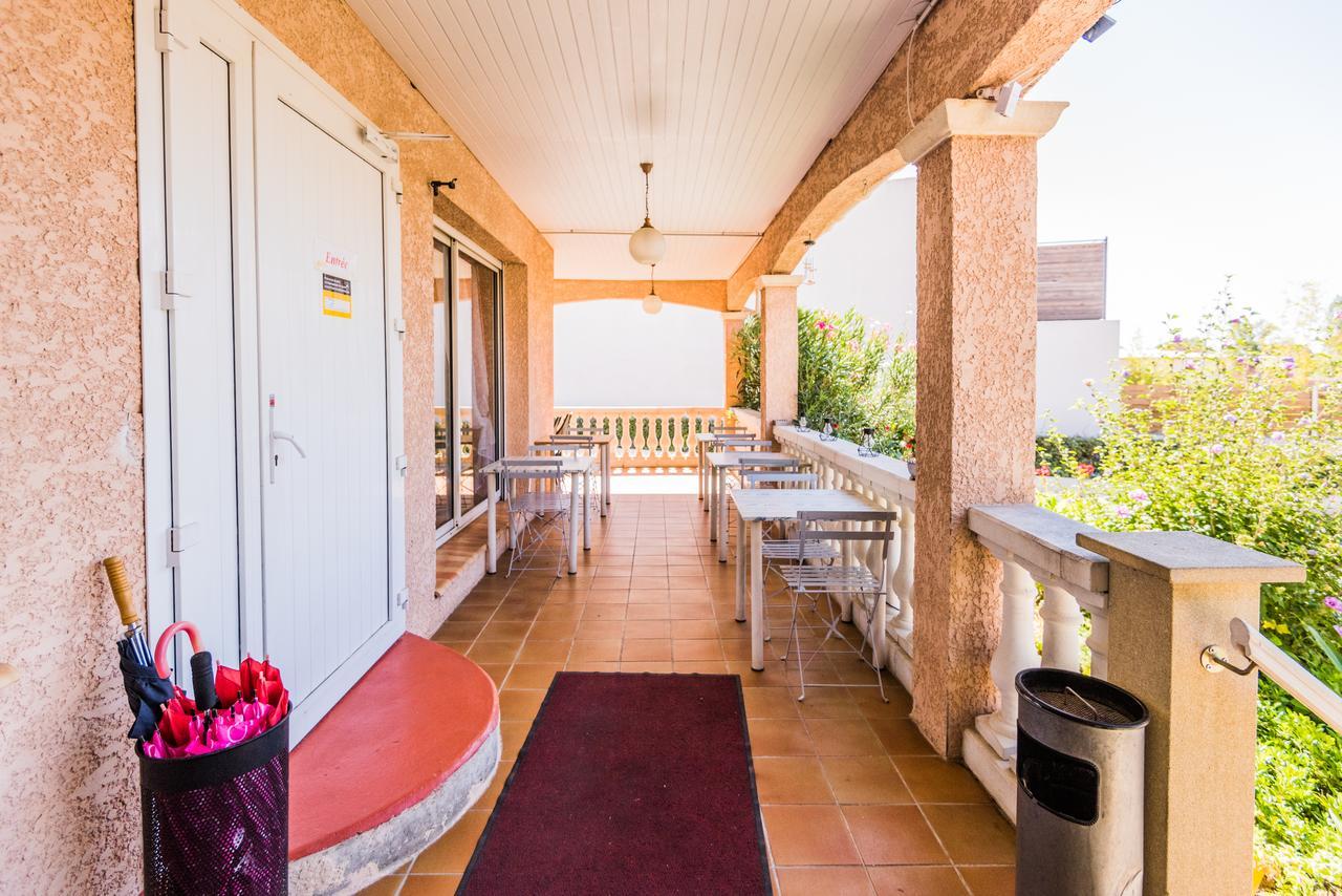 Le Grand Jardin Hotel Aujargues Екстериор снимка