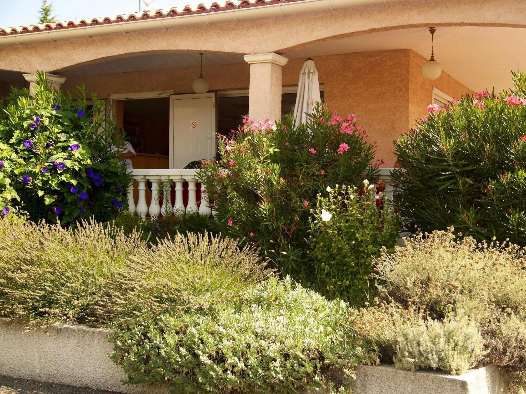 Le Grand Jardin Hotel Aujargues Екстериор снимка