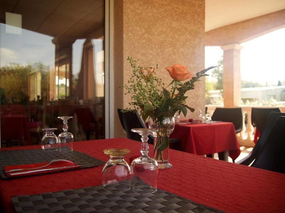 Le Grand Jardin Hotel Aujargues Екстериор снимка