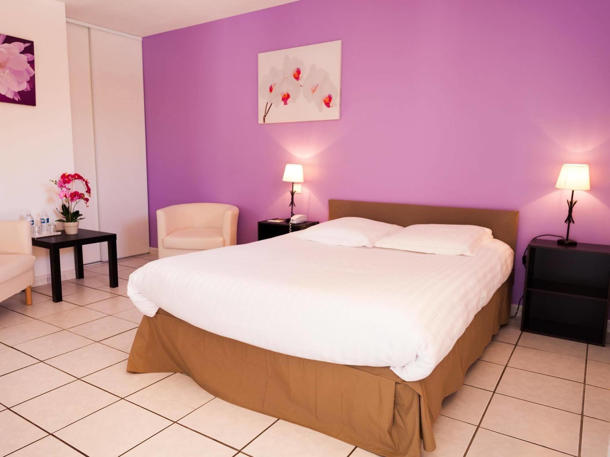 Le Grand Jardin Hotel Aujargues Екстериор снимка