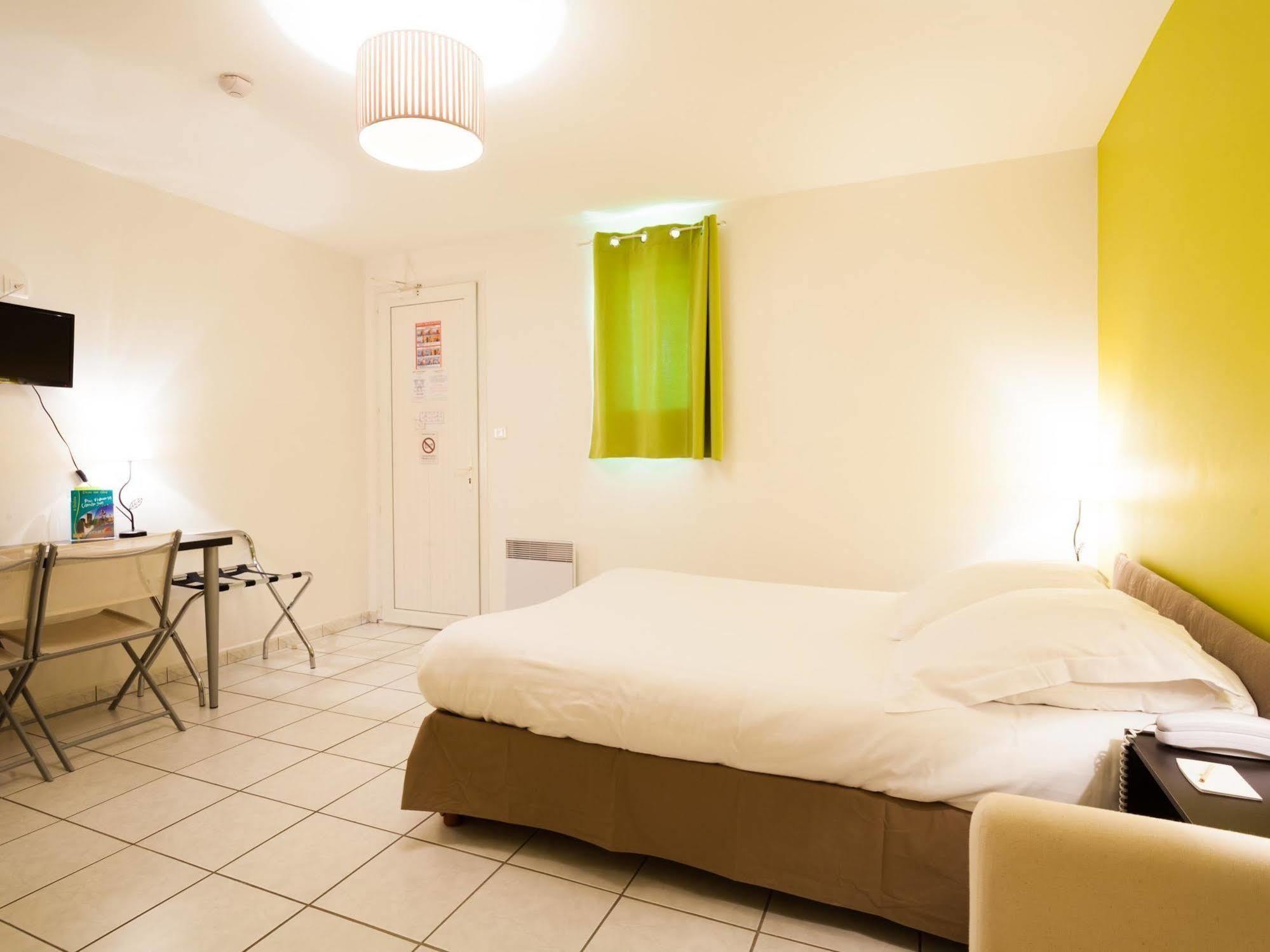 Le Grand Jardin Hotel Aujargues Екстериор снимка