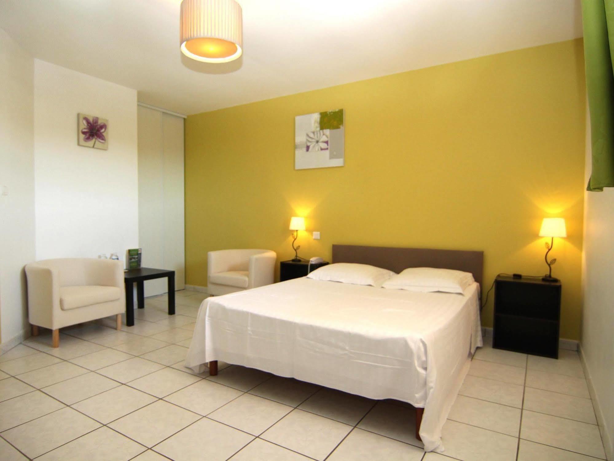 Le Grand Jardin Hotel Aujargues Екстериор снимка