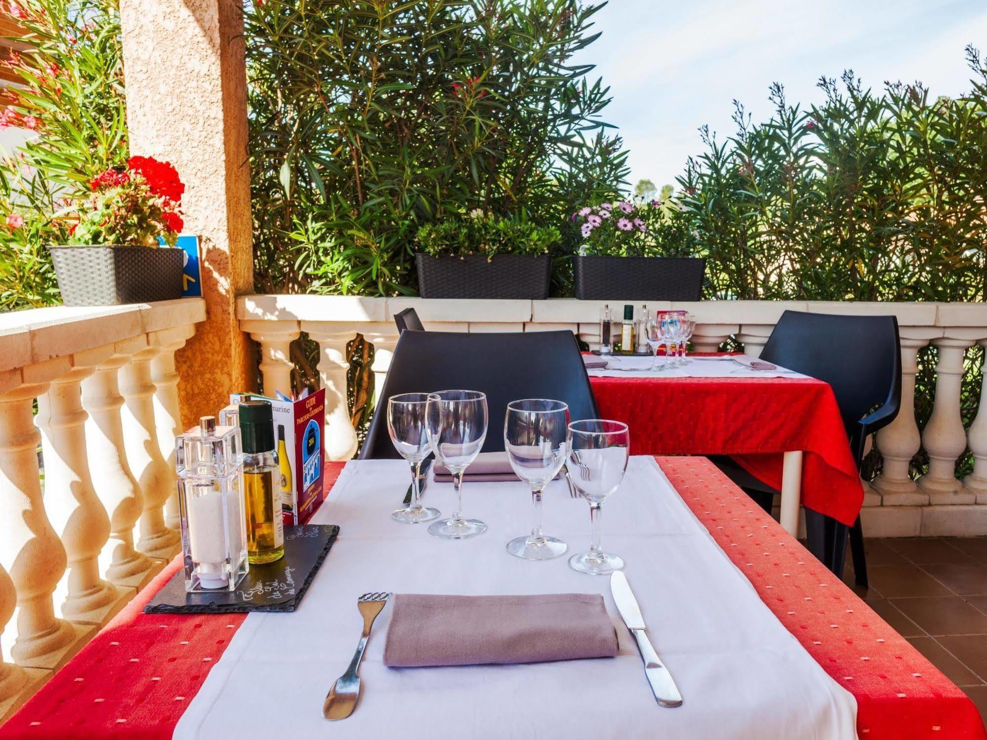 Le Grand Jardin Hotel Aujargues Екстериор снимка